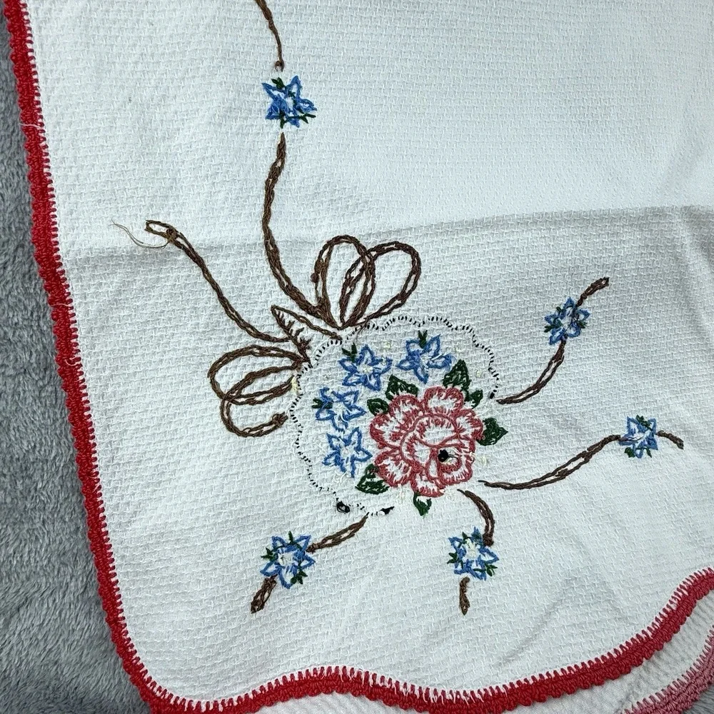 Vintage Cream Ivory Table Runner Decor Floral‎ Bouquet Embroidered Lace Coquette